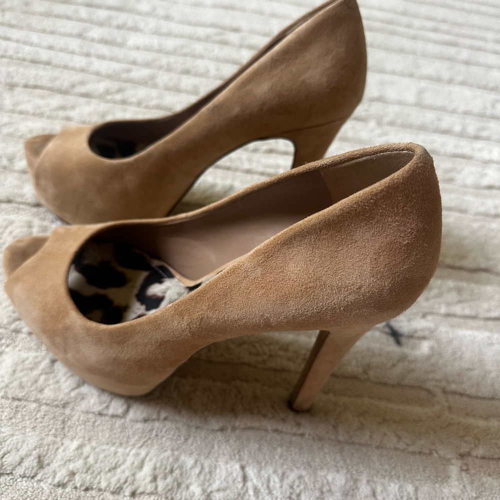 Jessica Simpson Tan Suede Heels
